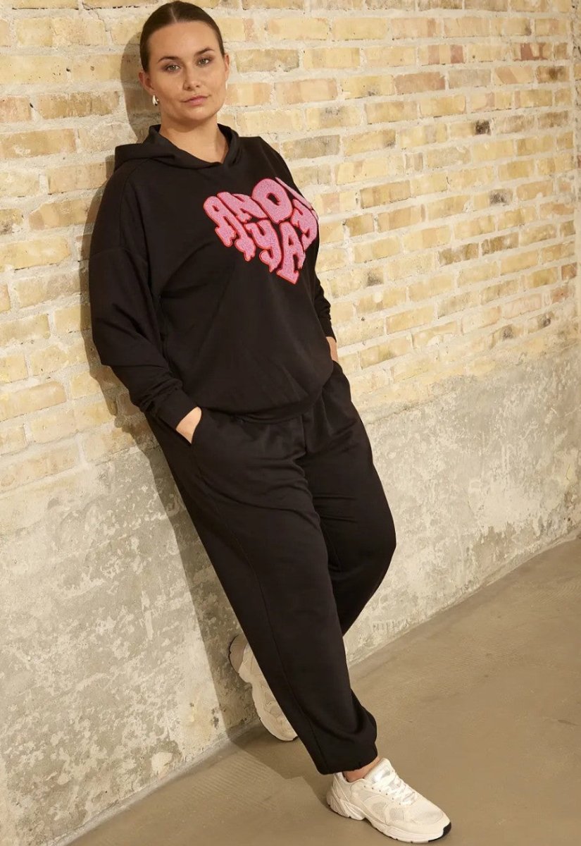 Anyday Curves Bukser - Alina 115 Bukser (Preorder, Lander Slut August) - 38/40 (XS) - Diversita -