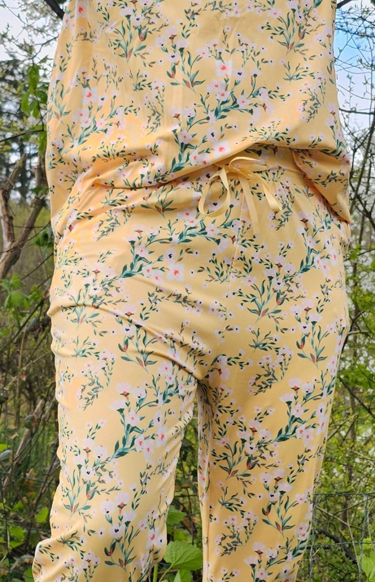 Liberte Essentiel Kjole - Alma Pants Yellow Green Flower &quot;NYHED&quot; - XS/S - - Diversita -